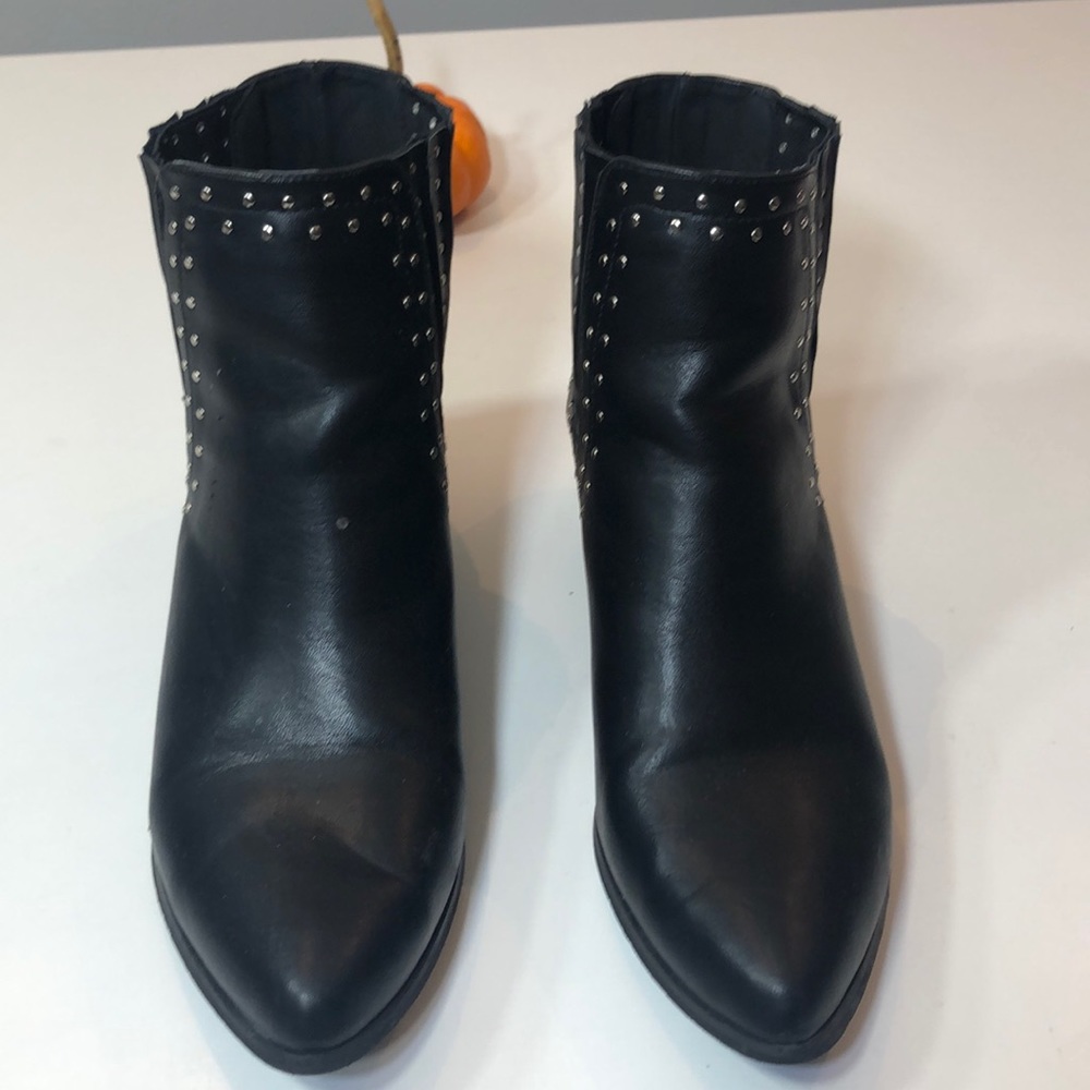 Black boots - Picture 2 of 4